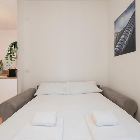 I Host Apartment - Gressoney 1 Milano Eksteriør billede