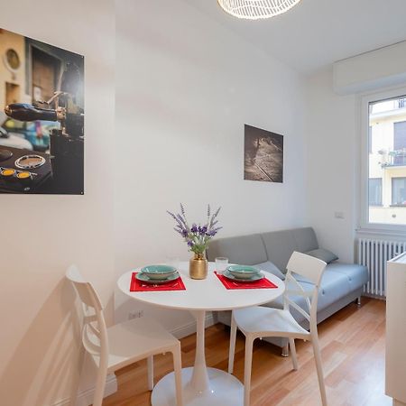 I Host Apartment - Gressoney 1 Milano Eksteriør billede
